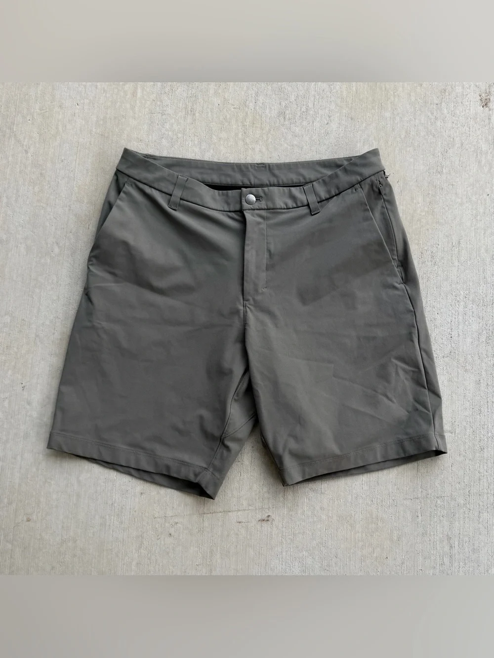 Lululemon ABC Classic Fit Shorts Men Size 34 Olive Stretch Golf